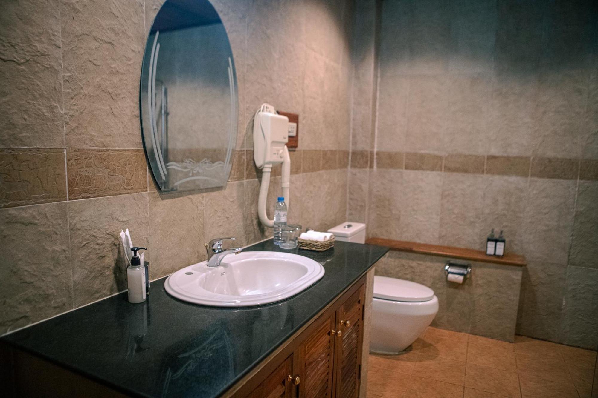 Pakse Hotel & Restaurant Ngoại thất bức ảnh