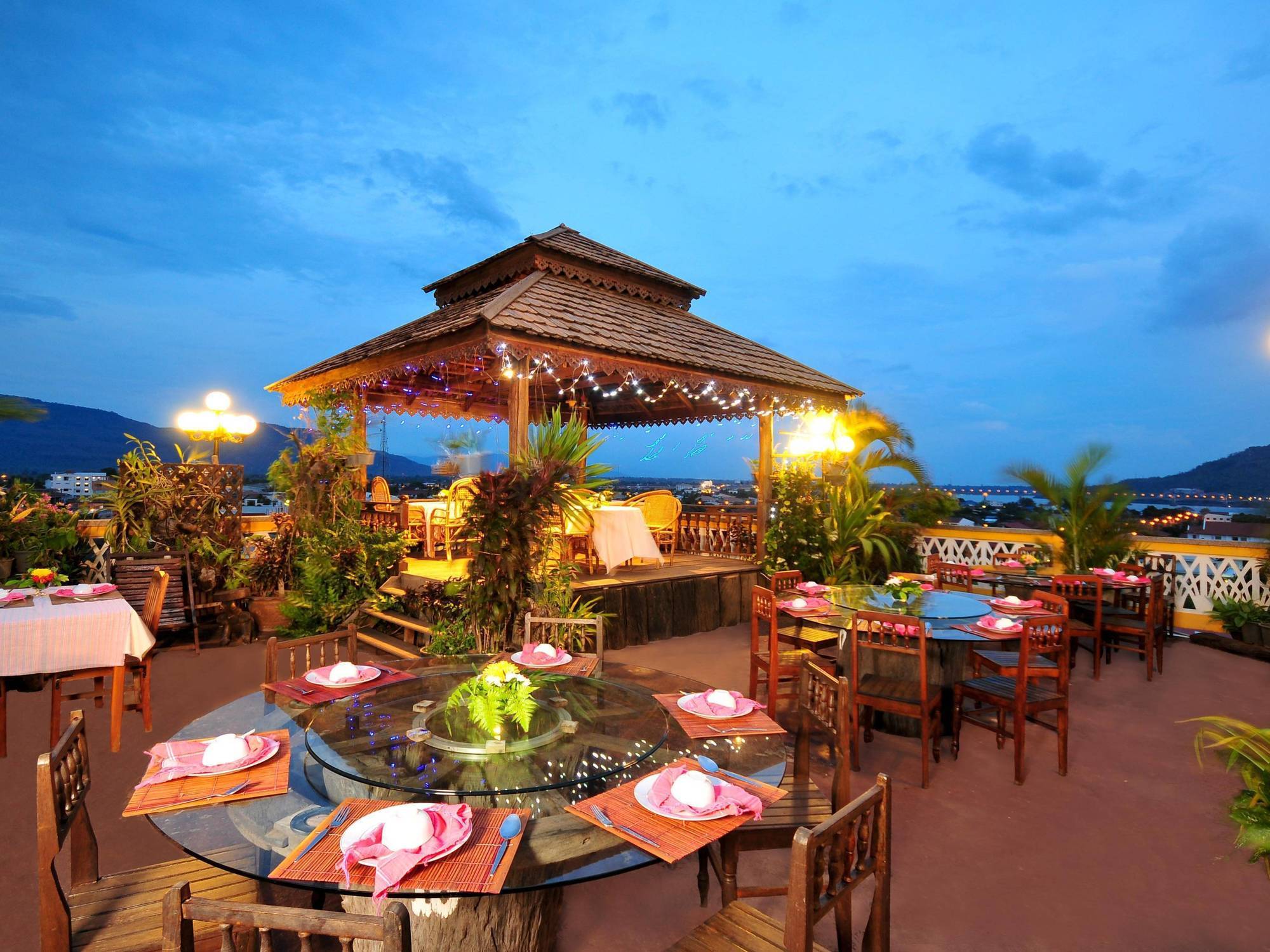Pakse Hotel & Restaurant Ngoại thất bức ảnh