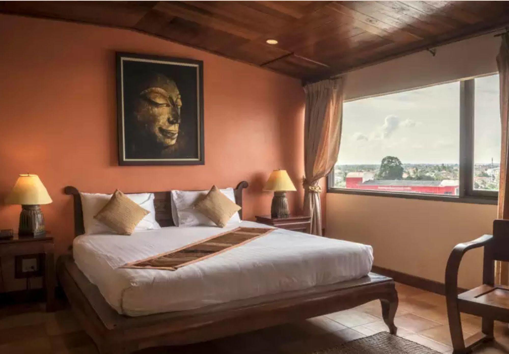 Pakse Hotel & Restaurant Ngoại thất bức ảnh