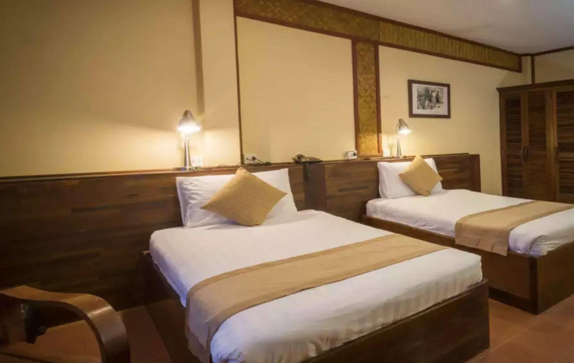 Pakse Hotel & Restaurant Ngoại thất bức ảnh