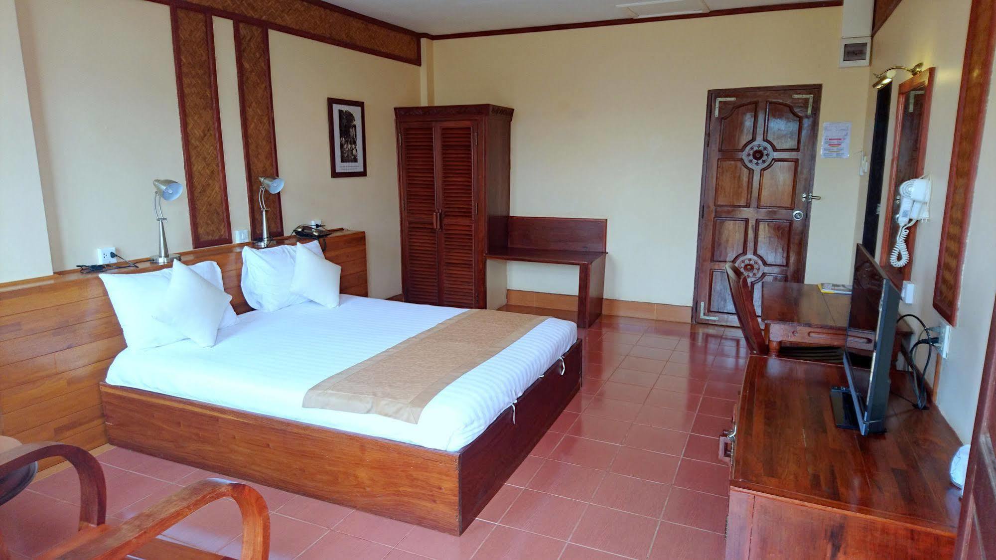 Pakse Hotel & Restaurant Ngoại thất bức ảnh